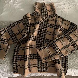 Gilli Tan and Black Plaid houndstooth Sweater